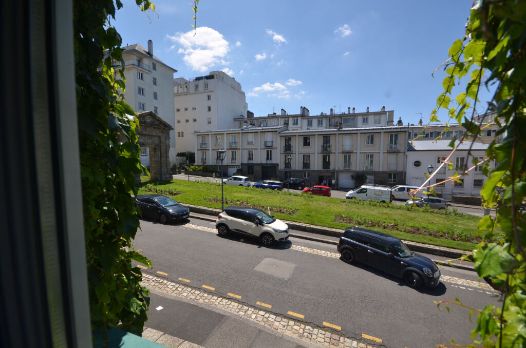 Offre d'achat acceptée - Brest Triangle d'or - Appartement 6 pièces 140m2 Offre d'achat acceptée - Brest Triangle d'or - Appartement 6 pièces 140m2