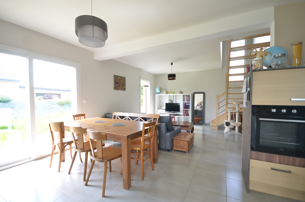 Maison 5 pièces (90 m²) en vente à PLOUZANE Maison 5 pièces (90 m²) en vente à PLOUZANE