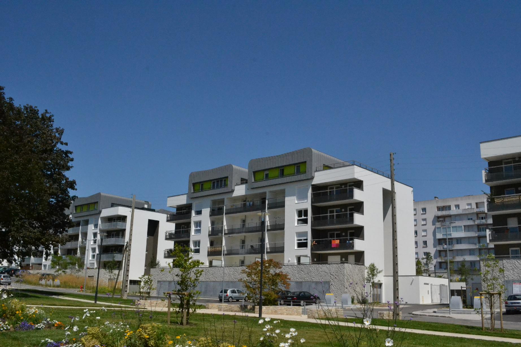 BREST KERINOU - Appartement T3 de 67m² dans résidence récente avec une place de parking BREST KERINOU - Appartement T3 de 67m² dans résidence récente avec une place de parking