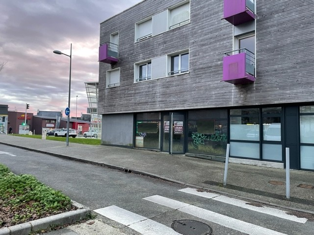 Local commercial 133 m2 quartier de l'Europe Brest Local commercial 133 m2 quartier de l'Europe Brest