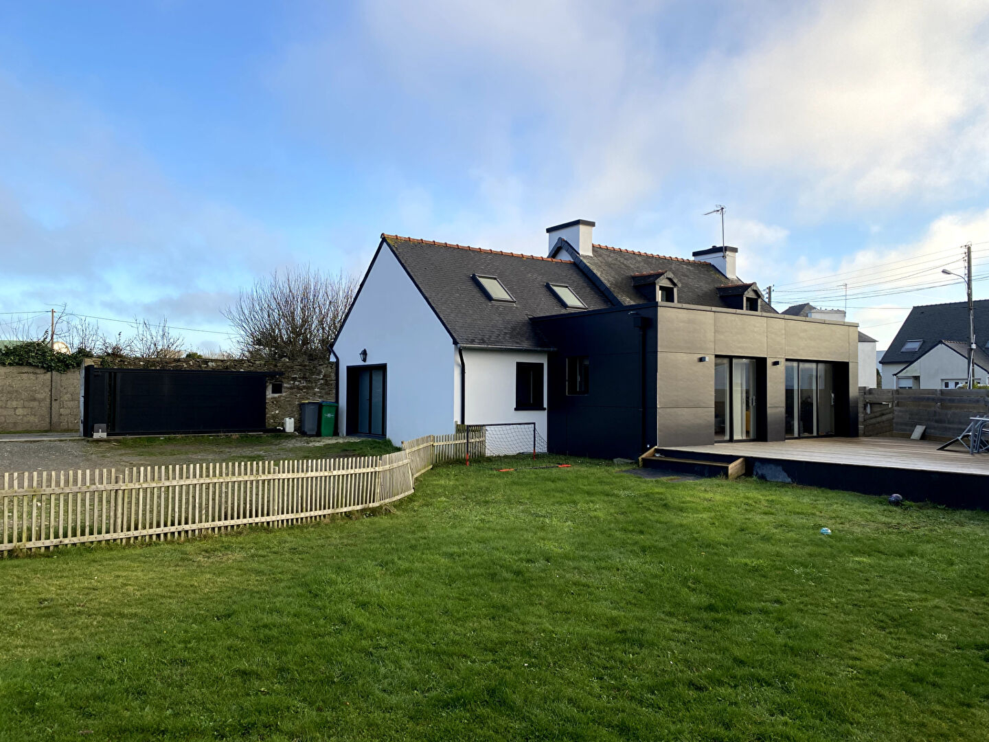 Maison entièrement rénovée de 136m2 à PLOUDALMEZEAU Maison entièrement rénovée de 136m2 à PLOUDALMEZEAU