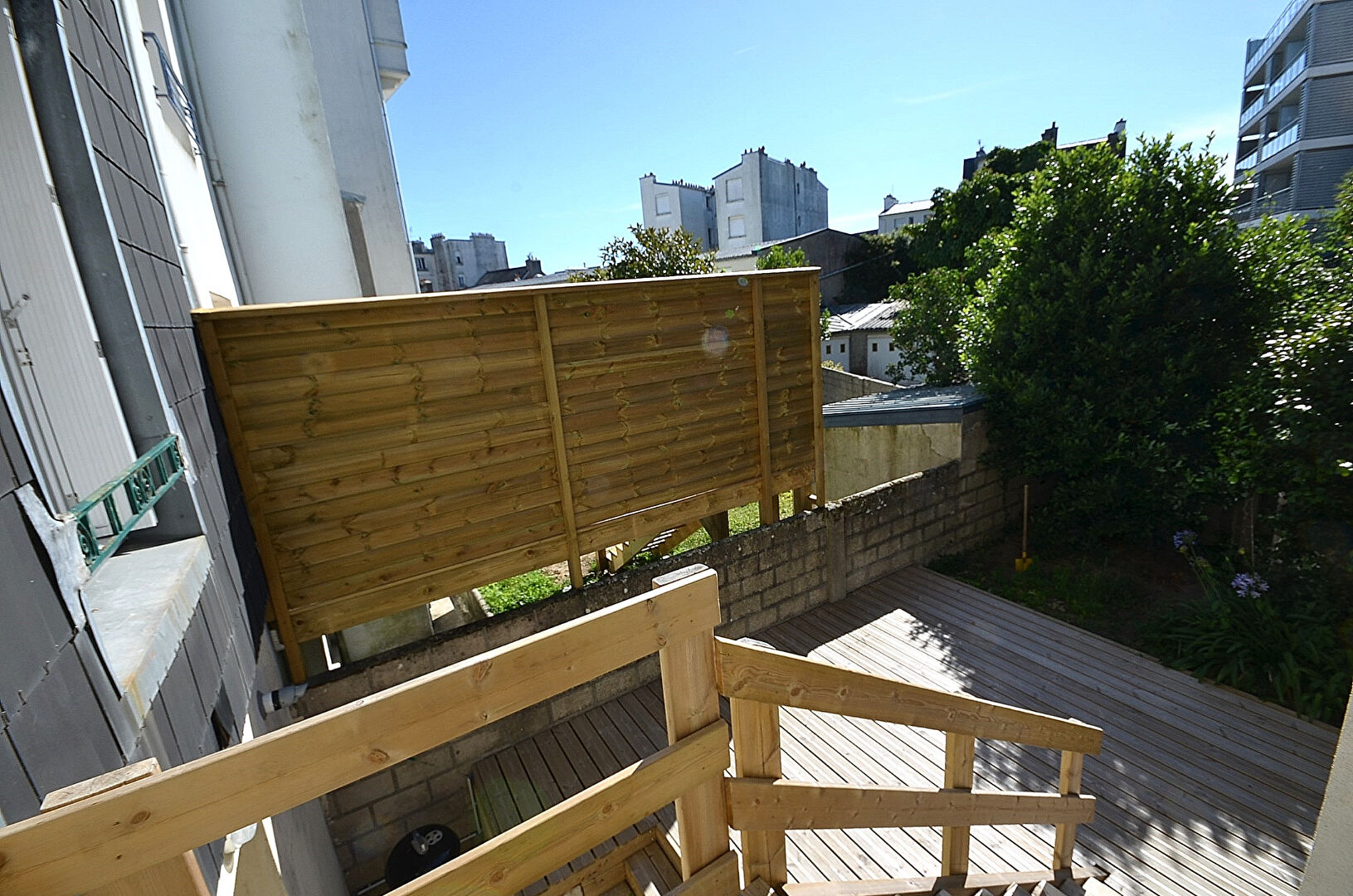BREST CENTRE VILLE - Appartement T3 entièrement rénové avec terrasse et garage BREST CENTRE VILLE - Appartement T3 entièrement rénové avec terrasse et garage