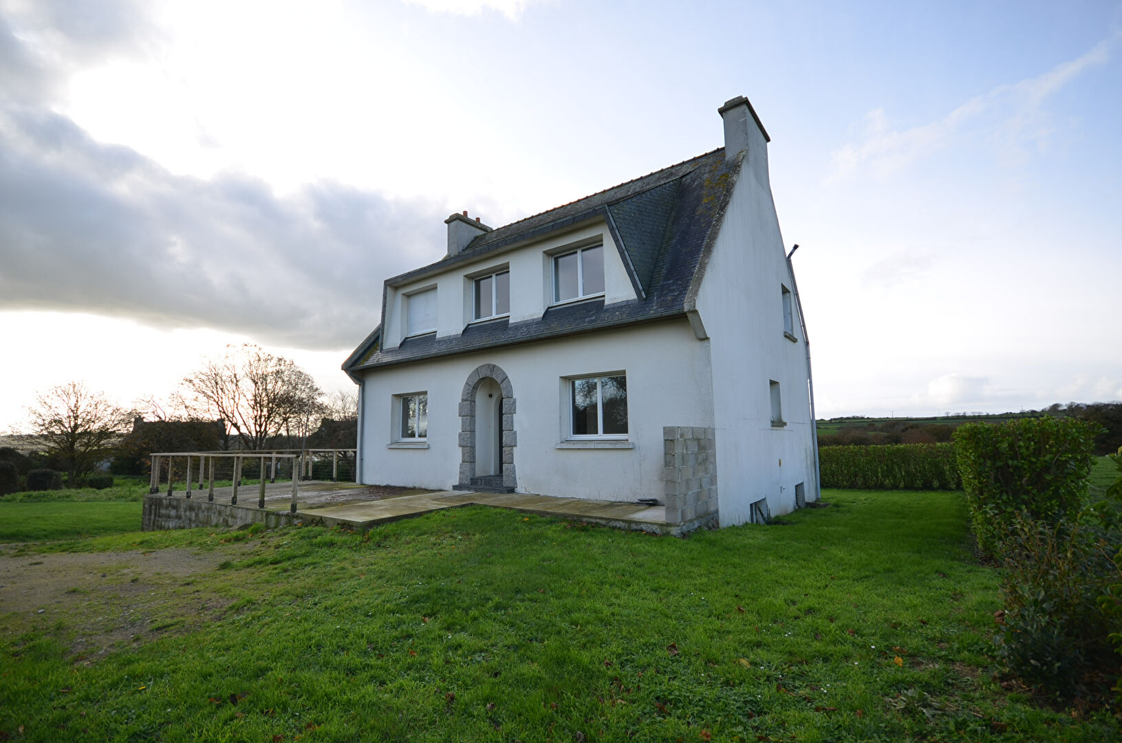 LANRIVOARE - Maison T6 de 150m² LANRIVOARE - Maison T6 de 150m²