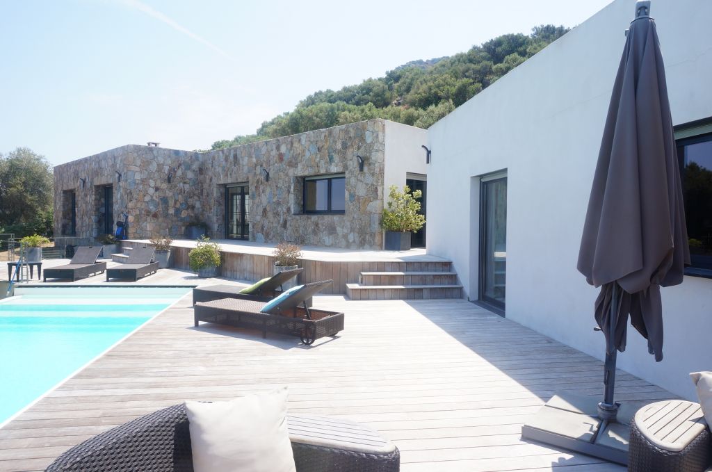 Ile Rousse Villa F6 290m2 contemporaine récente avec vue imprenable Ile Rousse Villa F6 290m2 contemporaine récente avec vue imprenable