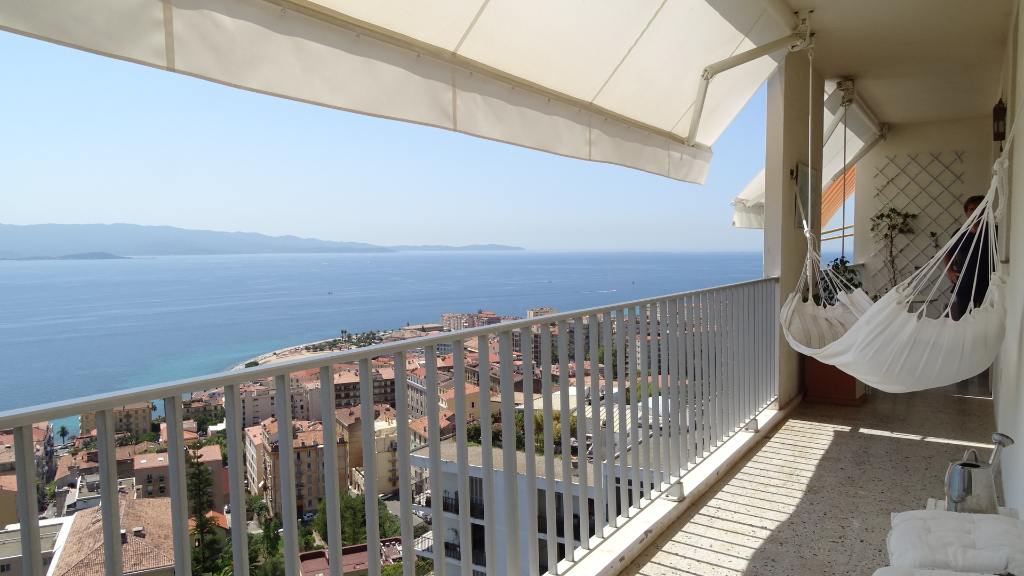 Ajaccio Quartier Balestrino appartement f4 110m² vue imprenable sur la mer Ajaccio Quartier Balestrino appartement f4 110m² vue imprenable sur la mer