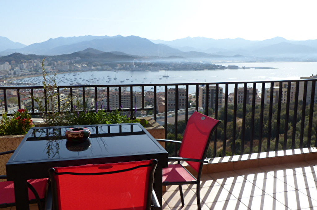 Ajaccio Appartement traversant 3 pièce(s) 84 m2 belle vue mer Ajaccio Appartement traversant 3 pièce(s) 84 m2 belle vue mer