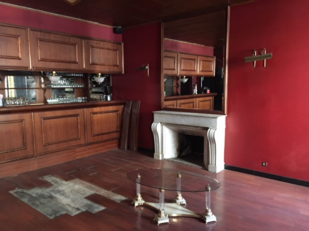 Cours Napoleon proche poste Appartement 200m2 7 pièces 1er étage Cours Napoleon proche poste Appartement 200m2 7 pièces 1er étage