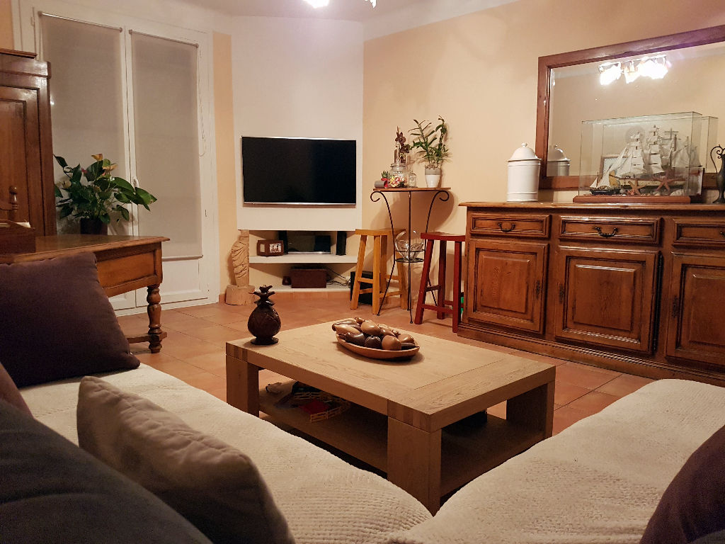 Ajaccio appartement 4 pièce(s) traversant 102 m2 proche commerces Ajaccio appartement 4 pièce(s) traversant 102 m2 proche commerces
