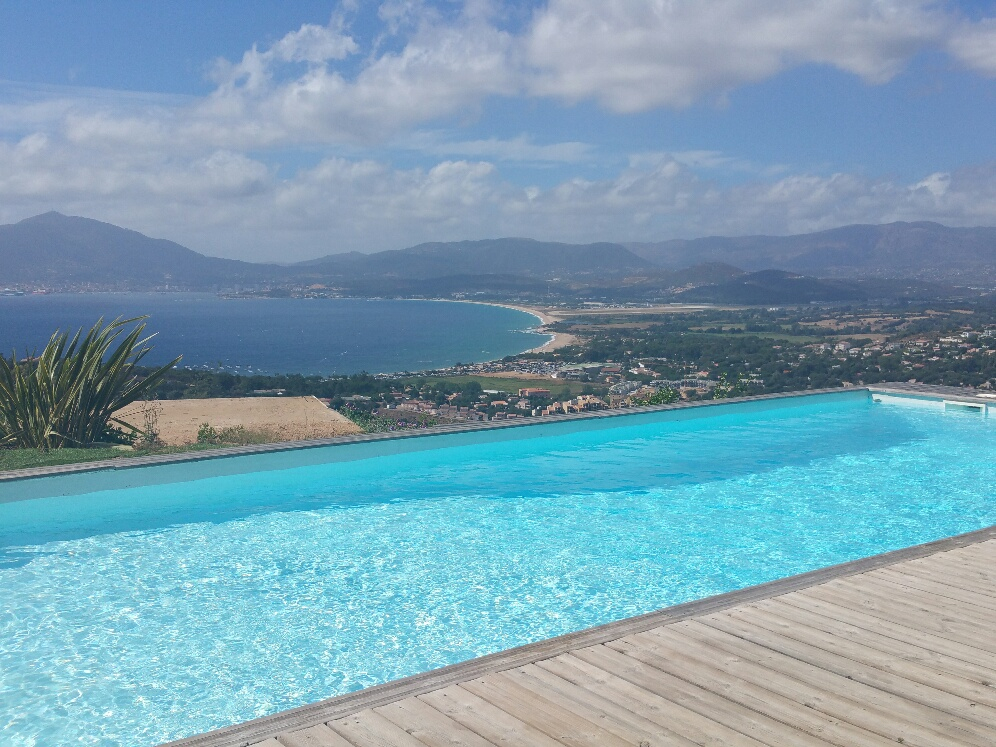 Porticcio villa d'Architecte 240 m² F5+F2 magnifique vue mer et montagne Porticcio villa d'Architecte 240 m² F5+F2 magnifique vue mer et montagne