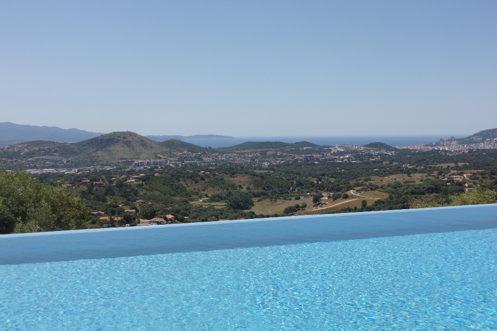 Proprieté de prestige 8 pièce(s) 400 m2 proche Ajaccio 3ha400 vue mer et montagne Proprieté de prestige 8 pièce(s) 400 m2 proche Ajaccio 3ha400 vue mer et montagne