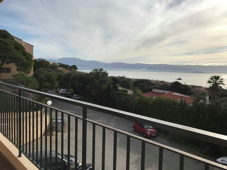 Ajaccio Sanguinaires Appartement 4 pièce(s) 106 m2belle vue mer Ajaccio Sanguinaires Appartement 4 pièce(s) 106 m2belle vue mer