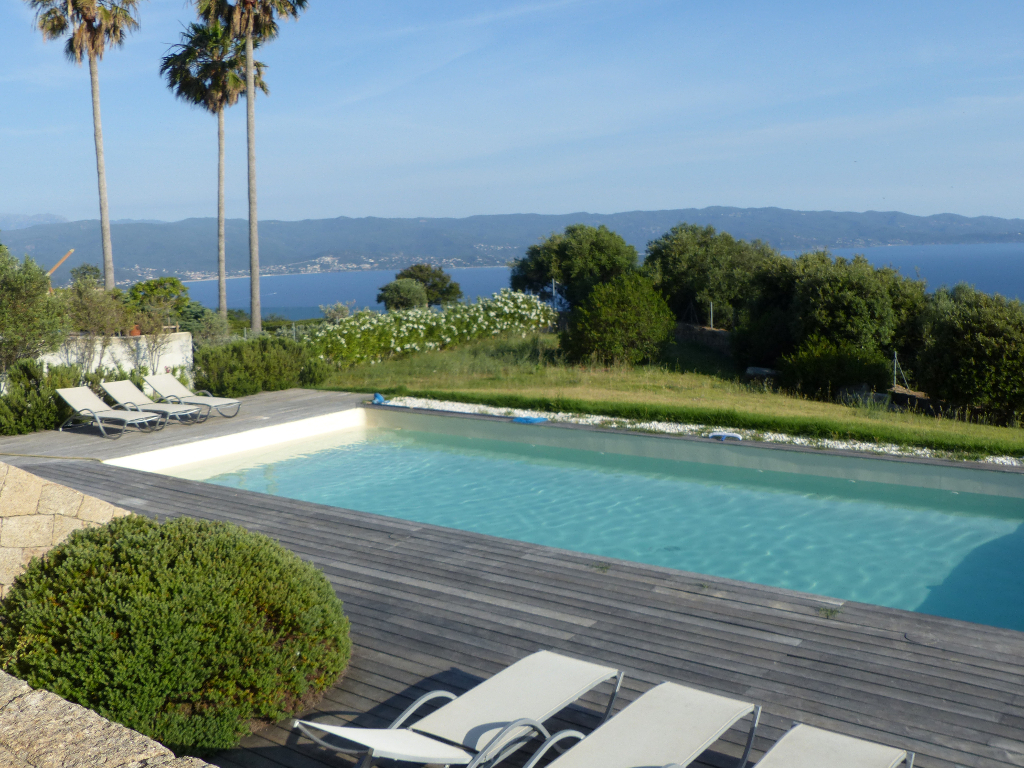 Sur les hauteurs d'Ajaccio villa d'exception 300m² avec vue imprenable sur le golfe Sur les hauteurs d'Ajaccio villa d'exception 300m² avec vue imprenable sur le golfe