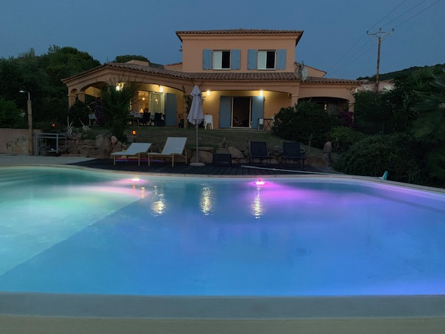 Demeure de prestige Albitreccia 8 pièce(s) 220 m2 bord de mer avec piscine Demeure de prestige Albitreccia 8 pièce(s) 220 m2 bord de mer avec piscine