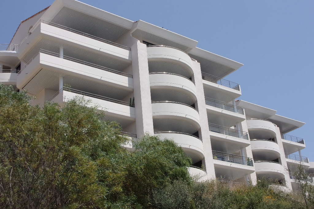 T4 Neuf parc impérial vue mer vaste terrasse début des sanguinaires T4 Neuf parc impérial vue mer vaste terrasse début des sanguinaires