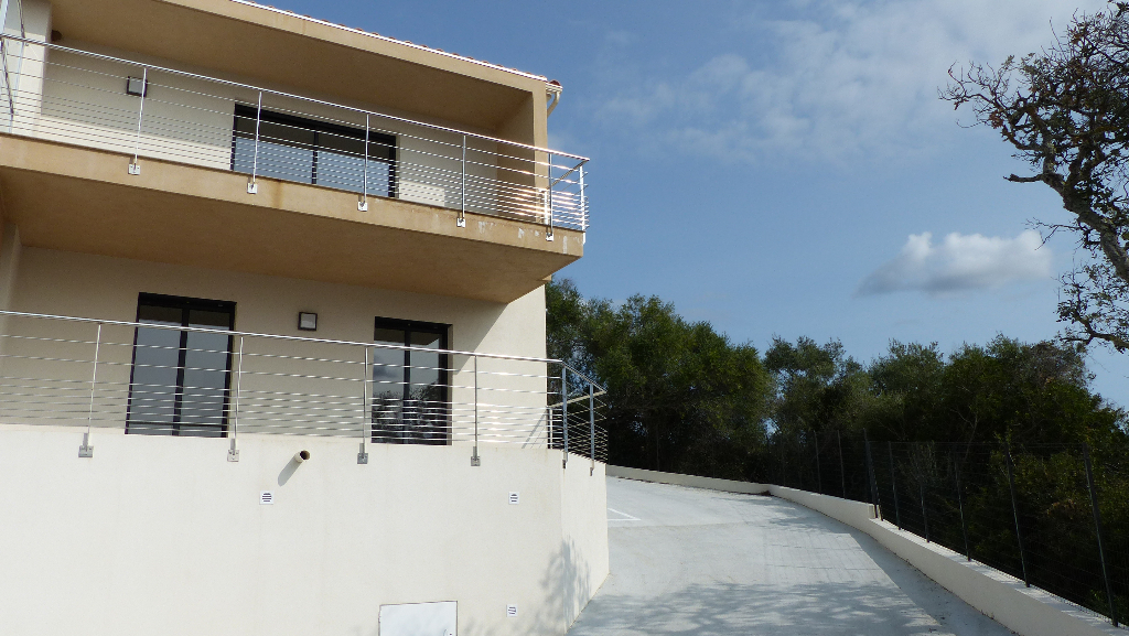 Bastelicaccia Maison 72 m2 avec 2 terrasses vue mer Bastelicaccia Maison 72 m2 avec 2 terrasses vue mer
