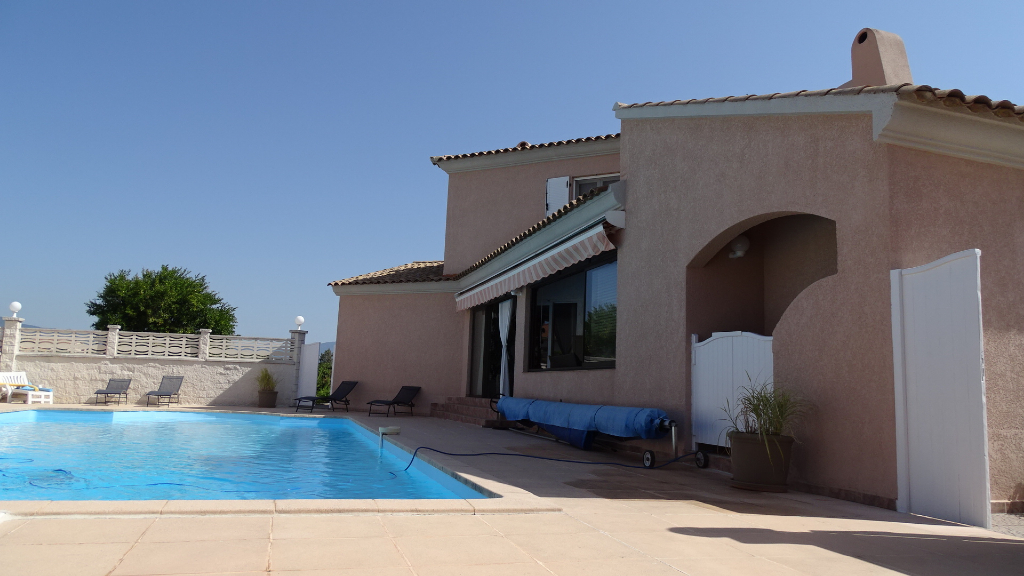 PORTICCIO charmante Villa 230 m2 avec piscine dans résidence , vue mer PORTICCIO charmante Villa 230 m2 avec piscine dans résidence , vue mer