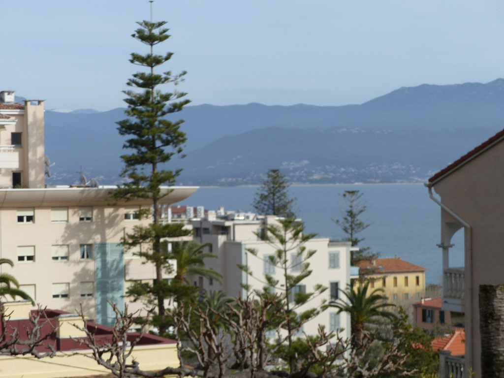 Ajaccio dans quartier recherché 3 pièce(s) 105 m2 Proche Grand Val résidence fermée Ajaccio dans quartier recherché 3 pièce(s) 105 m2 Proche Grand Val résidence fermée