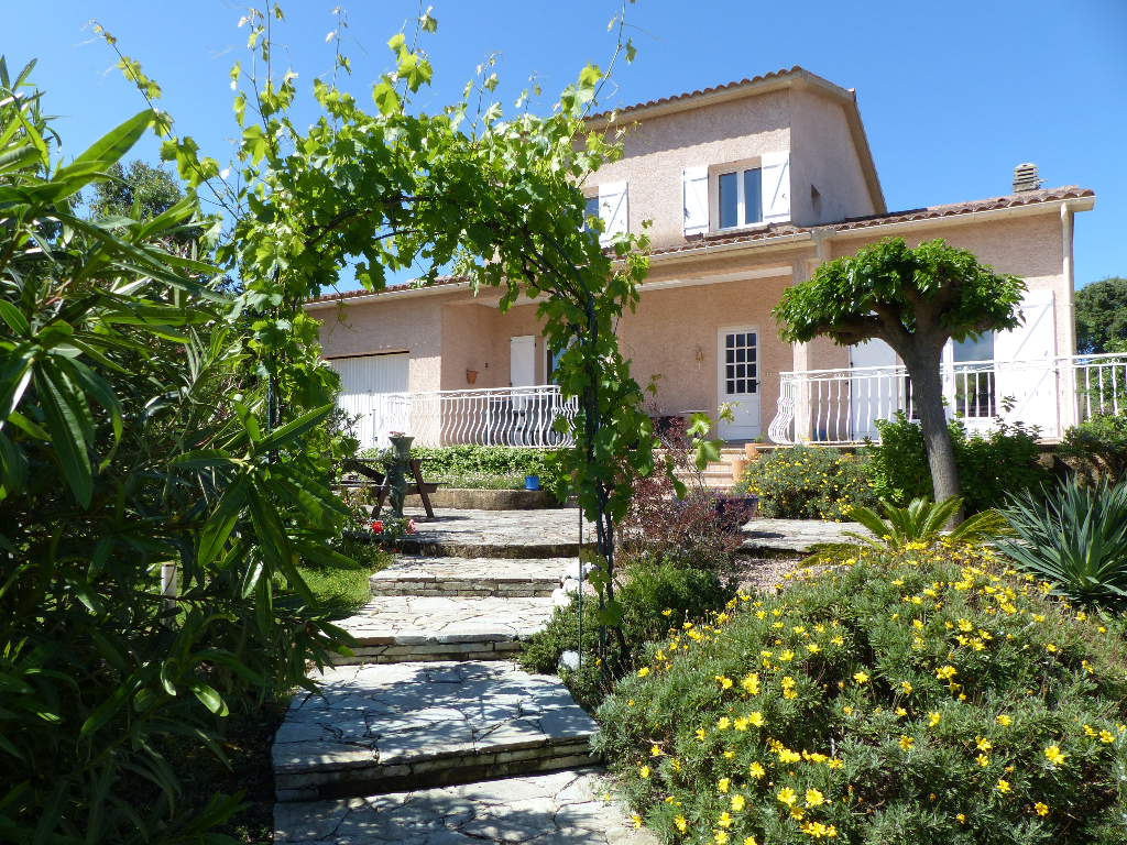 Charmante Villa Bastelicaccia 4 pièce(s) 180 m2 avec piscine vue dégagée Charmante Villa Bastelicaccia 4 pièce(s) 180 m2 avec piscine vue dégagée