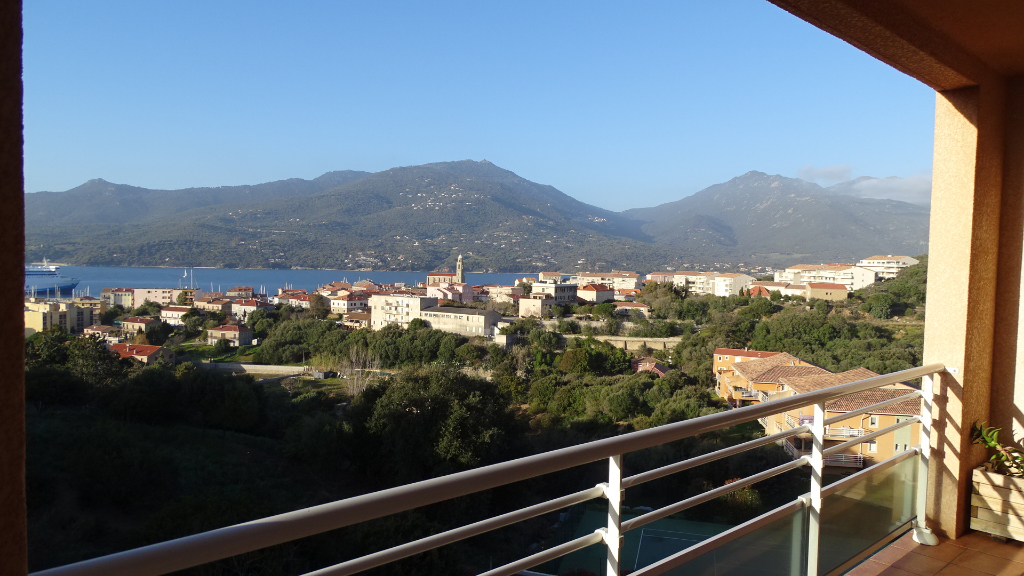 Propriano charmant Appart F 4 de 76m² terrasse avec agréable vue mer Propriano charmant Appart F 4 de 76m² terrasse avec agréable vue mer