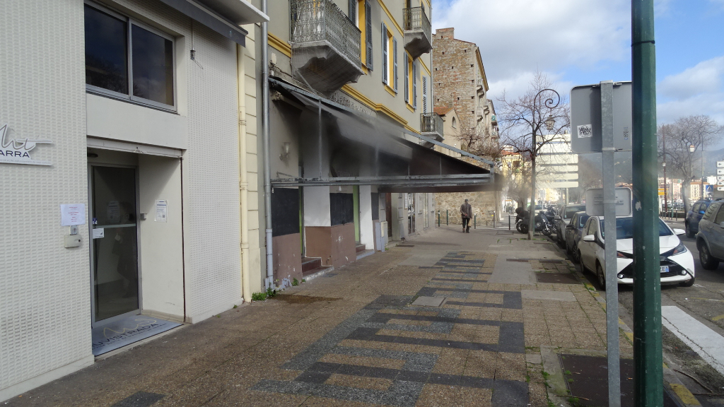 Ajaccio, Murs commerciaux de 70m² bas du cours Napoléon Ajaccio, Murs commerciaux de 70m² bas du cours Napoléon