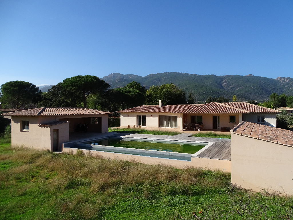 Demeure de prestige Porto Vecchio 6 pièce(s) 200 m2 Piscine Demeure de prestige Porto Vecchio 6 pièce(s) 200 m2 Piscine