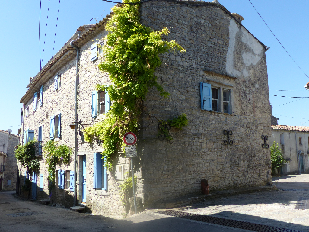 Ensemble immobilier Claret 15 pièce(s) 300 m2 Ensemble immobilier Claret 15 pièce(s) 300 m2