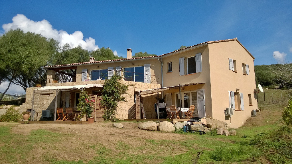Villa 8 pièce(s) 220 m2 Villa 8 pièce(s) 220 m2