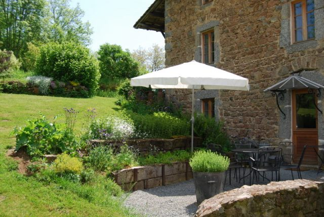 Noirétable Prox. Batisse en pierre 361m² Hab. et terrain 3831m² Noirétable Prox. Batisse en pierre 361m² Hab. et terrain 3831m²