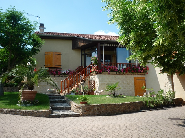 Chatelguyon maison 4 chambres et terrain 1800m² Chatelguyon maison 4 chambres et terrain 1800m²