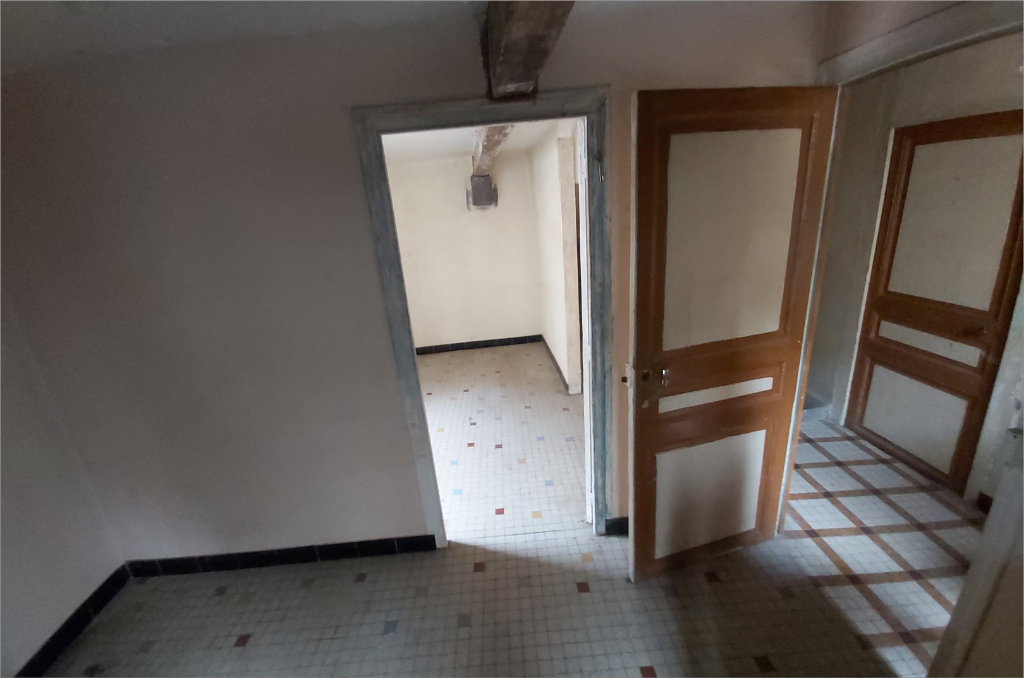 Cebazat studio en rez de chaussée à rénover Cebazat studio en rez de chaussée à rénover
