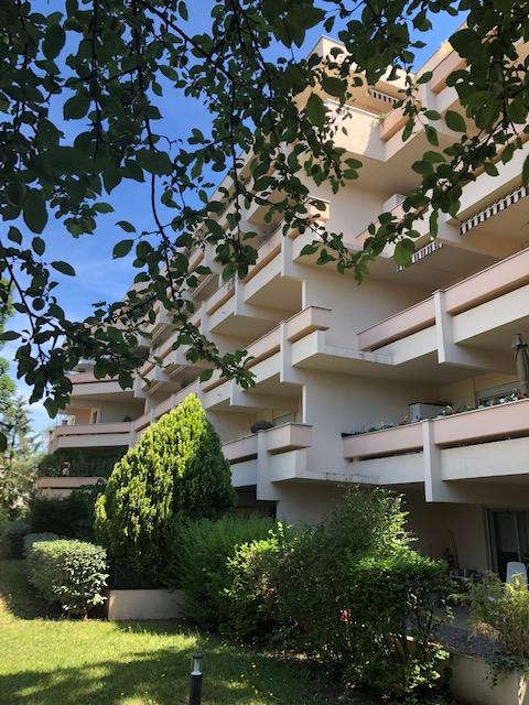 Riom F2 ascenseur, Balcon parking Riom F2 ascenseur, Balcon parking