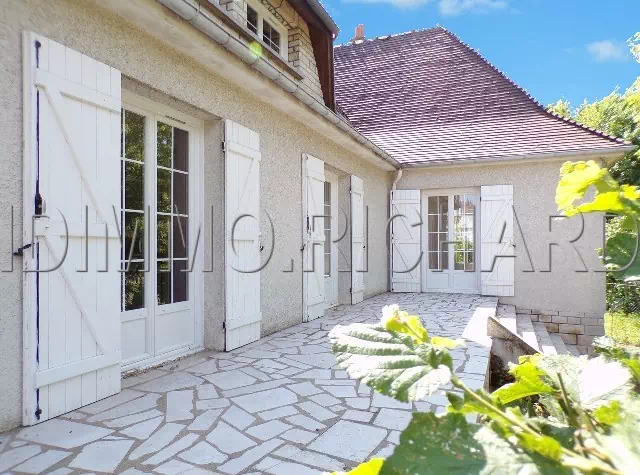 BEAUMONT DU GATINAIS Maison A vendre - 5 pièces - 118 m² Habitables sur 1683 m² de Terrain BEAUMONT DU GATINAIS Maison A vendre - 5 pièces - 118 m² Habitables sur 1683 m² de Terrain