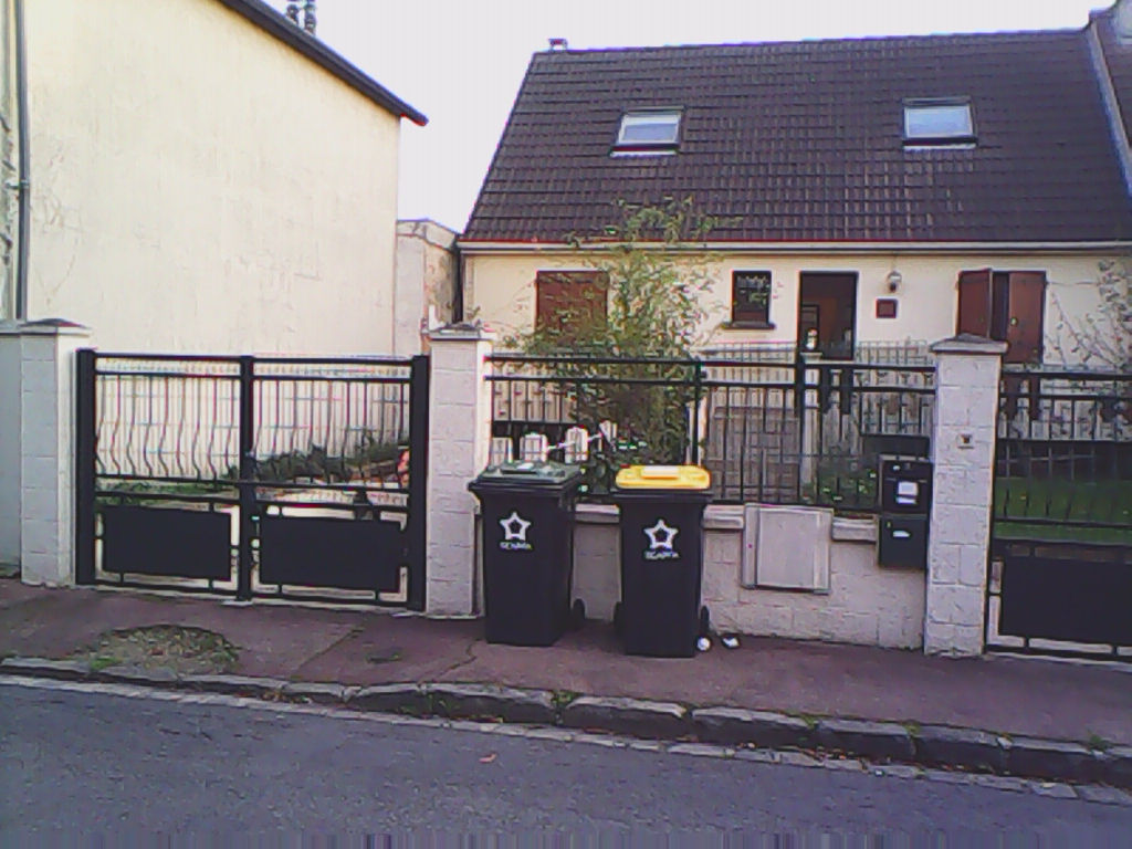 GRAND PAVILLON DE 6PIECES 170M2 HABITABLES GRAND PAVILLON DE 6PIECES 170M2 HABITABLES