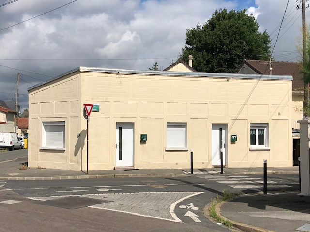 UN ENSEMBLE IMMOBILIER DE PLAIN PIED DE 5 APPARTEMENTS UN ENSEMBLE IMMOBILIER DE PLAIN PIED DE 5 APPARTEMENTS
