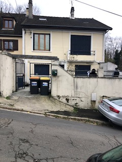 UN ENSEMBLE IMMOBILIER DE 7 APPARTEMENTS DANS UN GRAND PAVILLON UN ENSEMBLE IMMOBILIER DE 7 APPARTEMENTS DANS UN GRAND PAVILLON