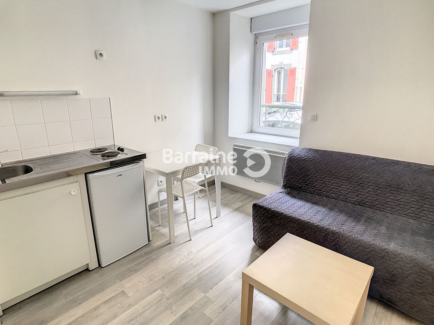 LOCATION BREST SAINT MARTIN STUDIO MEUBLE IMMEUBLE ENTIEREMENT REHABILITE PROCHE COMMERCES ET TRAMWAY LOCATION BREST SAINT MARTIN STUDIO MEUBLE IMMEUBLE ENTIEREMENT REHABILITE PROCHE COMMERCES ET TRAMWAY