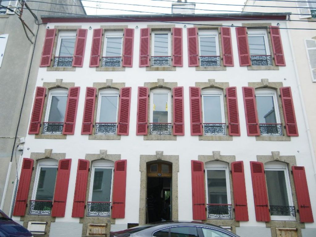 VENDU BREST SAINT-MICHEL IMMEUBLE DE RAPPORT 250m² Réhabilité en 2010 6 appartements tous loués VENDU BREST SAINT-MICHEL IMMEUBLE DE RAPPORT 250m² Réhabilité en 2010 6 appartements tous loués