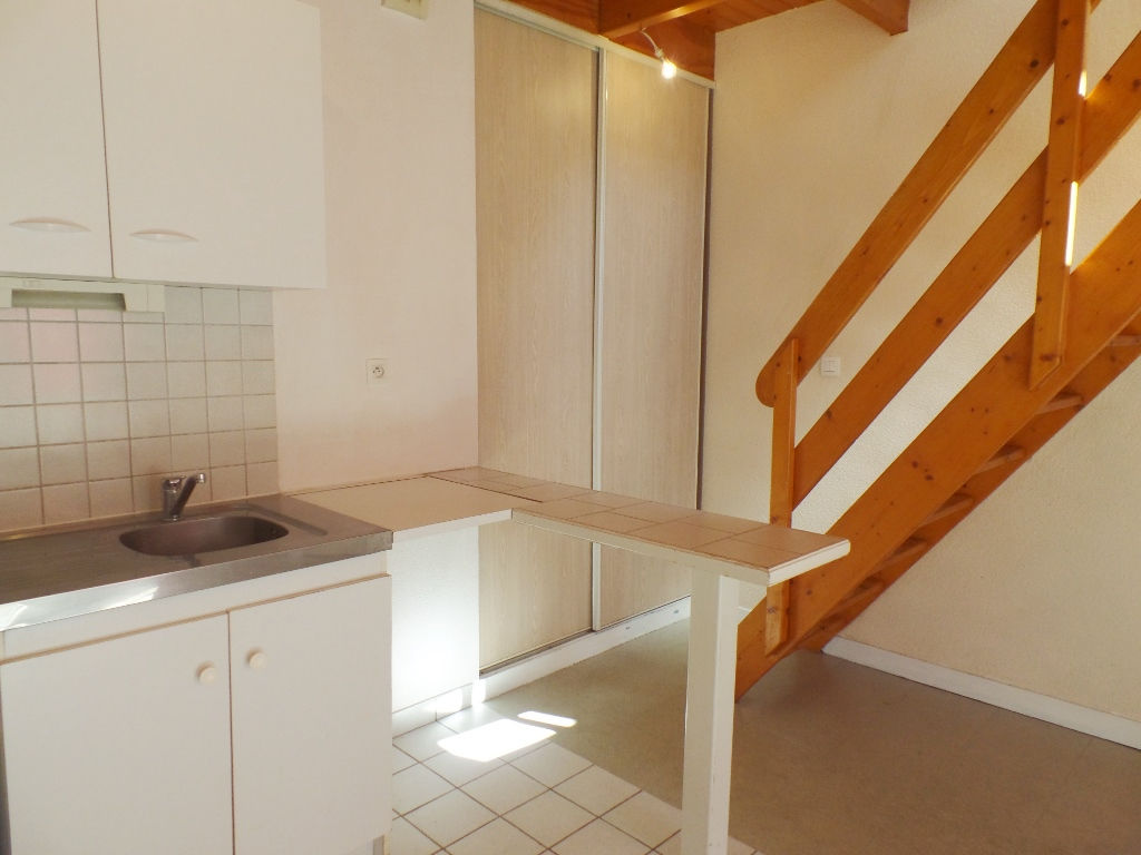LOCATION BREST OCTROI CENTRE VILLE JAURES APPARTEMENT T1 BIS DUPLEX 30.89M² LOCATION BREST OCTROI CENTRE VILLE JAURES APPARTEMENT T1 BIS DUPLEX 30.89M²