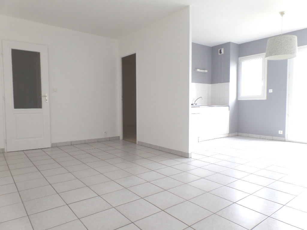 LOCATION BREST SAINT MICHEL APPARTEMENT T2 47 M² GARAGE CAVE LOCATION BREST SAINT MICHEL APPARTEMENT T2 47 M² GARAGE CAVE