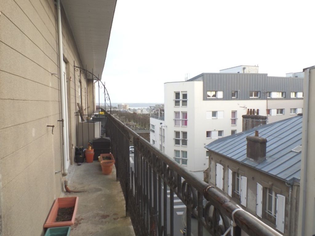 A LOUER BREST CENTRE JAURES APPARTEMENT T4 96.06 m² BALCON A LOUER BREST CENTRE JAURES APPARTEMENT T4 96.06 m² BALCON