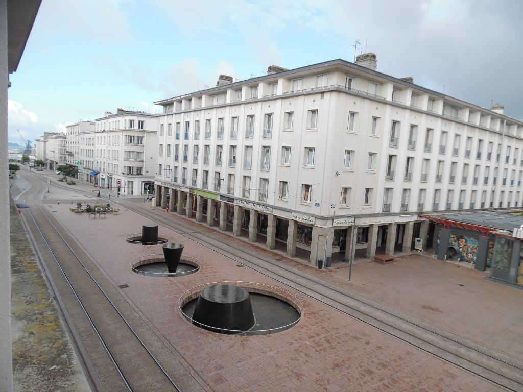 VENDU PAR OCEANE IMMOBILIER BREST SIAM APPARTEMENT T5 102M² 3 CHAMBRES ASCENSEUR RARE VENDU PAR OCEANE IMMOBILIER BREST SIAM APPARTEMENT T5 102M² 3 CHAMBRES ASCENSEUR RARE