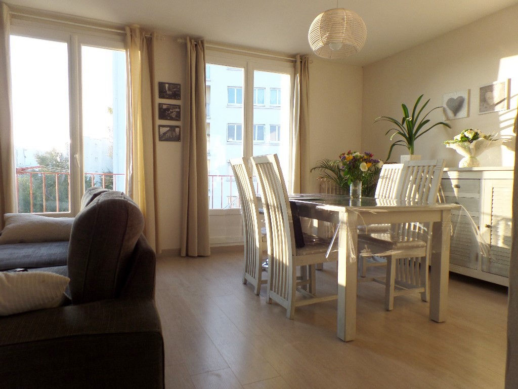BREST - RECOUVRANCE / KERBONNE APPARTEMENT T4 62.80m² DERNIER ETAGE PARFAIT ETAT BREST - RECOUVRANCE / KERBONNE APPARTEMENT T4 62.80m² DERNIER ETAGE PARFAIT ETAT
