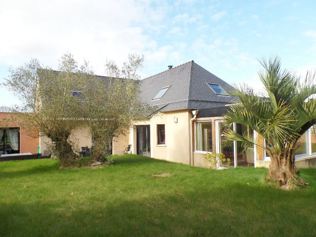 A VENDRE GOUESNOU VALLEE VERTE MAISON ARCHITECTE 2012 271m² HABITABLES TERRAIN 1100m² A VENDRE GOUESNOU VALLEE VERTE MAISON ARCHITECTE 2012 271m² HABITABLES TERRAIN 1100m²