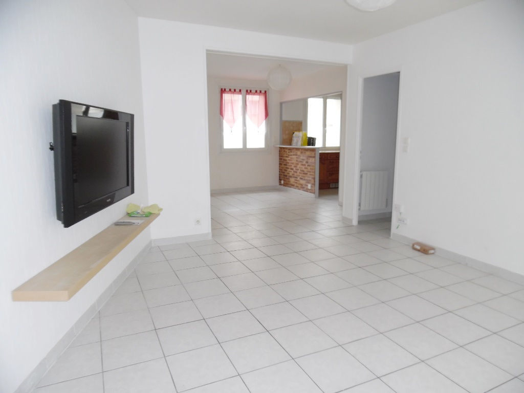 A VENDRE BREST PETIT PARIS APPARTEMENT T3 67M² 2 CHAMBRES DALLE BETON TRES BON ETAT A VENDRE BREST PETIT PARIS APPARTEMENT T3 67M² 2 CHAMBRES DALLE BETON TRES BON ETAT