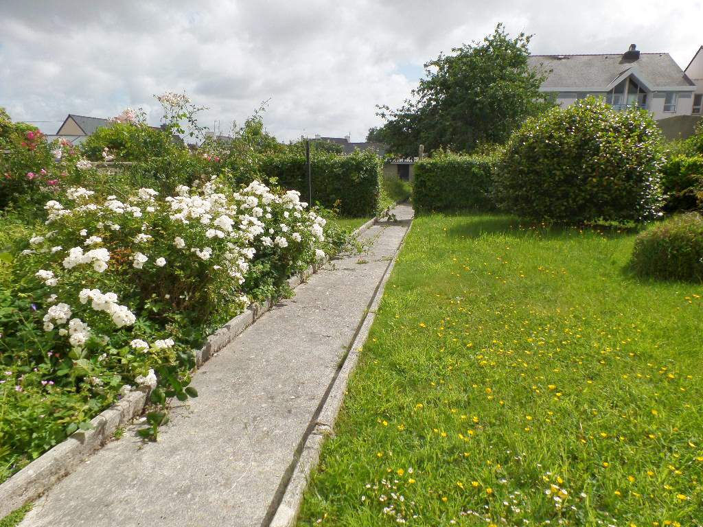 A VENDRE BREST LAMBEZELLEC MAISON T6 106m² Habitables 162m² Utiles JARDIN GARAGE GRENIER AMENAGEABLE A VENDRE BREST LAMBEZELLEC MAISON T6 106m² Habitables 162m² Utiles JARDIN GARAGE GRENIER AMENAGEABLE