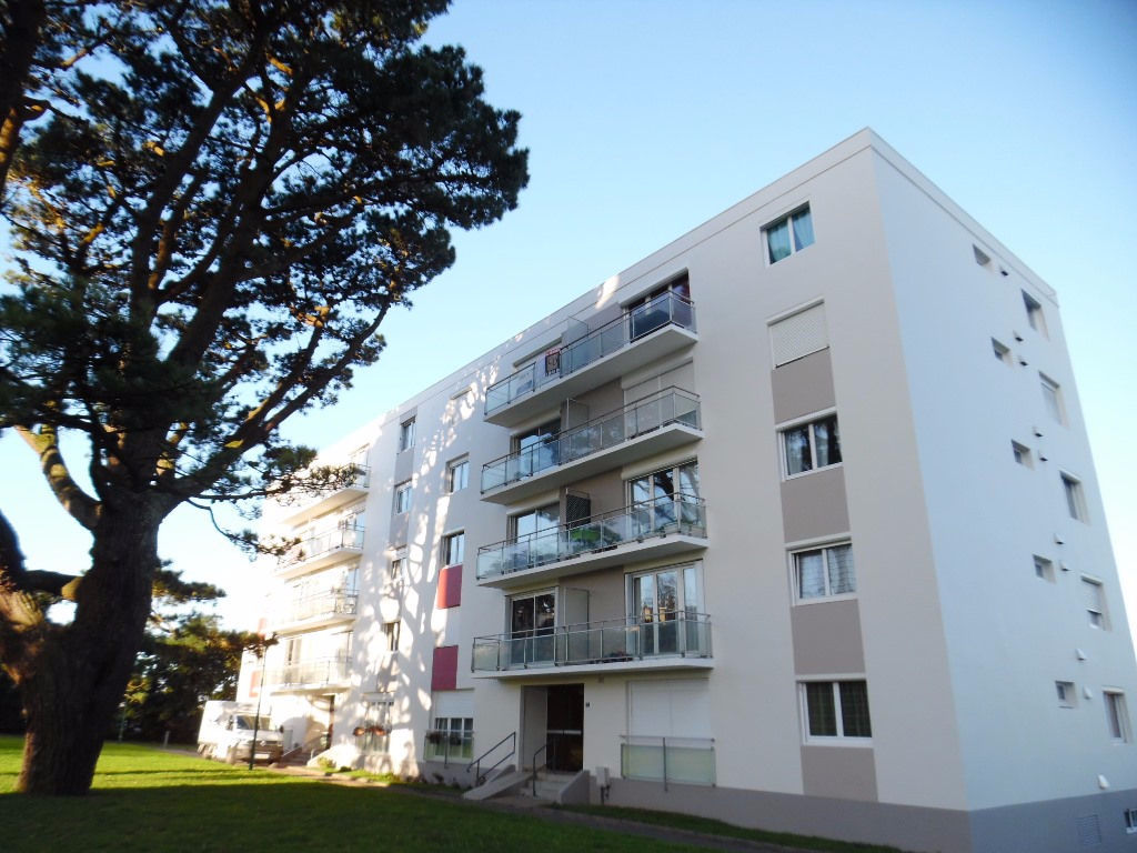 A VENDRE EXCLUSIVITE BREST SAINT PIERRE APPARTEMENT T3 65 M² 2 CHAMBRES VUE ESPACES VERTS PARKING A VENDRE EXCLUSIVITE BREST SAINT PIERRE APPARTEMENT T3 65 M² 2 CHAMBRES VUE ESPACES VERTS PARKING