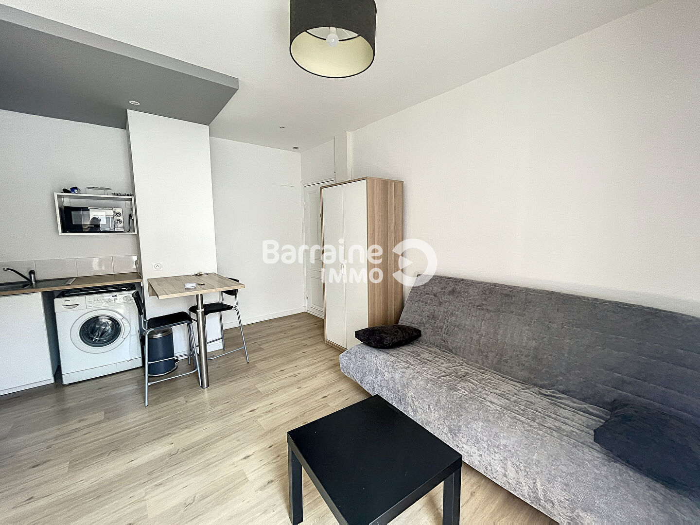 A LOUER BREST SAINT MICHEL STUDIO MEUBLE 18,68 M² 1ER ETAGE A LOUER BREST SAINT MICHEL STUDIO MEUBLE 18,68 M² 1ER ETAGE