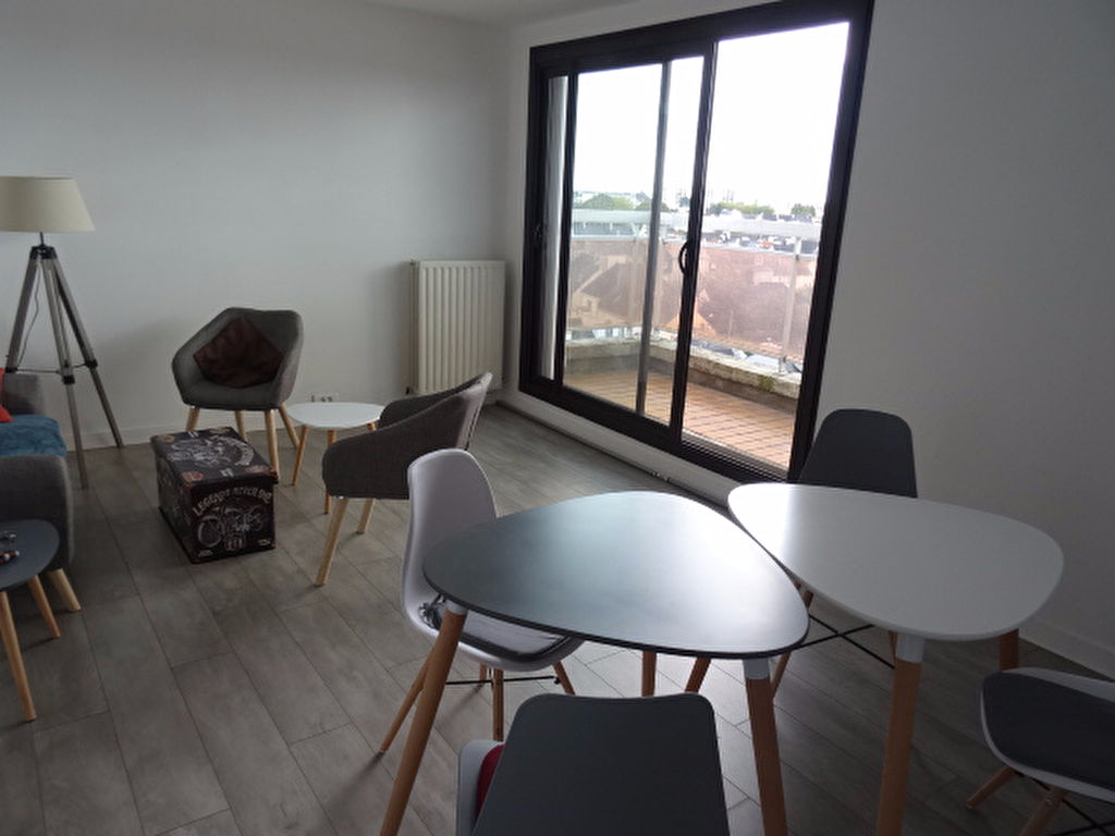 A VENDRE LORIENT MERVILLE T2 de 44m² DERNIER ETAGE ASCENSEUR BALCONS PARKING COUVERT A VENDRE LORIENT MERVILLE T2 de 44m² DERNIER ETAGE ASCENSEUR BALCONS PARKING COUVERT