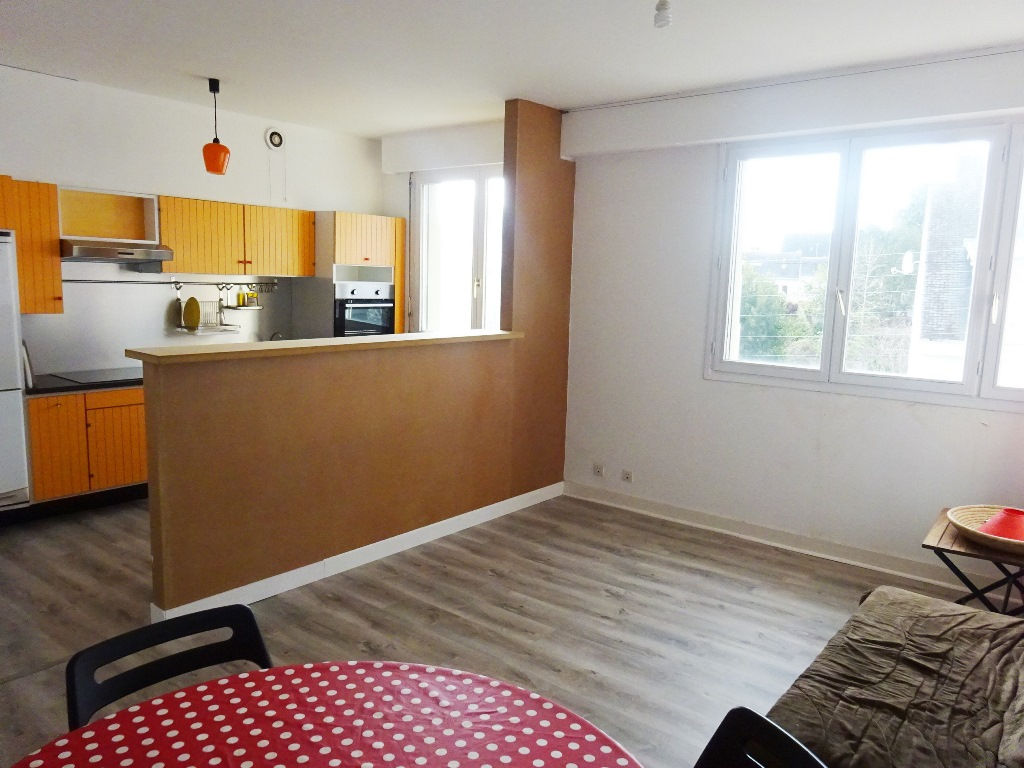 A VENDRE LORIENT MERVILLE APPARTEMENT T2 de 49m² PARKING PRIVE A VENDRE LORIENT MERVILLE APPARTEMENT T2 de 49m² PARKING PRIVE