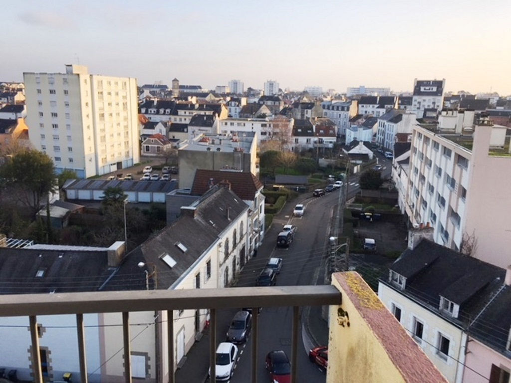 A VENDRE LORIENT MERVILLE APPARTEMENT T3 de 55m² BALCON VUE DEGAGEE DERNIER ETAGE A VENDRE LORIENT MERVILLE APPARTEMENT T3 de 55m² BALCON VUE DEGAGEE DERNIER ETAGE